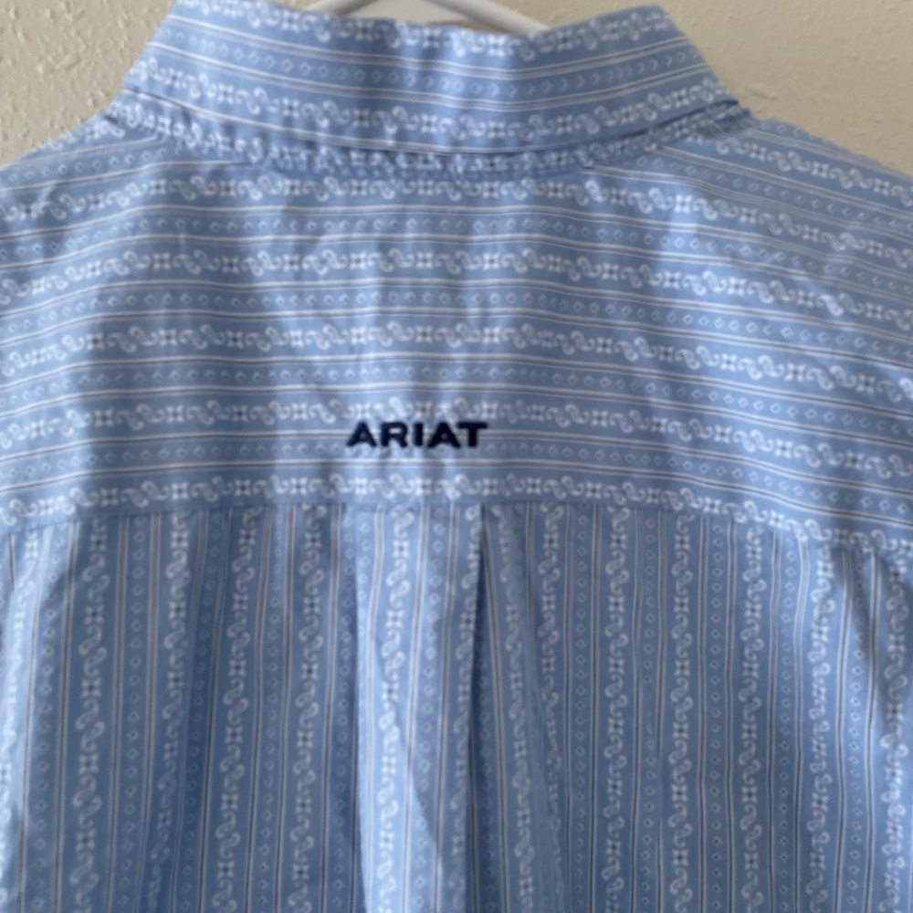Ariat Light Blue Patterned Button Down Shirt Men’… - image 4